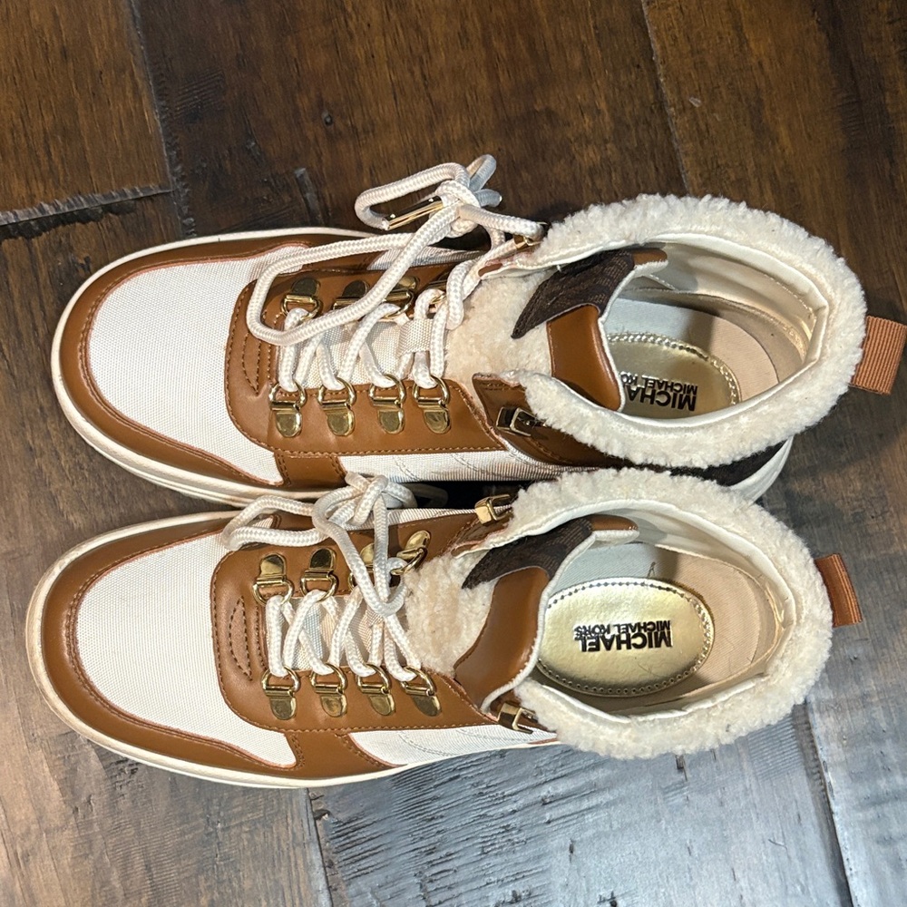 Michael Kors size 7